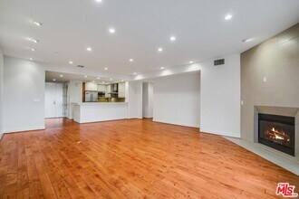 1517 S Bentley Ave in Los Angeles, CA - Building Photo - Building Photo