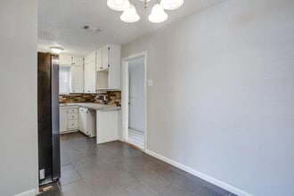 2706 36th St in Lubbock, TX - Building Photo - Building Photo