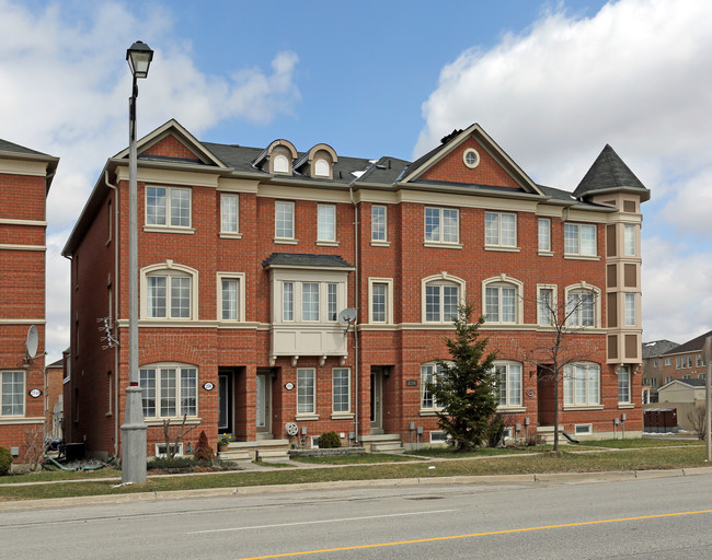 2550-2558 Bur Oak Ave in Markham, ON - Building Photo - Building Photo