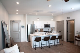 TERRA - Hilliard Bluffs in Rocky River, OH - Building Photo - Building Photo