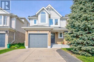 44 Gees Way in Cambridge, ON - Building Photo