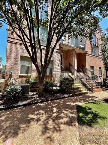 property at 5808 La Vista Dr