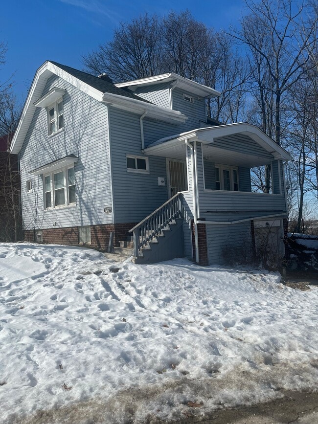 property at 16927 Hillsboro Rd