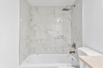 1052 Hythe A in Boca Raton, FL - Building Photo - Building Photo