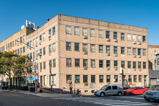 677 Meeker Ave in Brooklyn, NY - Foto de edificio - Building Photo