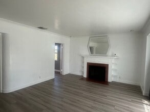 6813 Valencia St in Riverside, CA - Building Photo - Building Photo