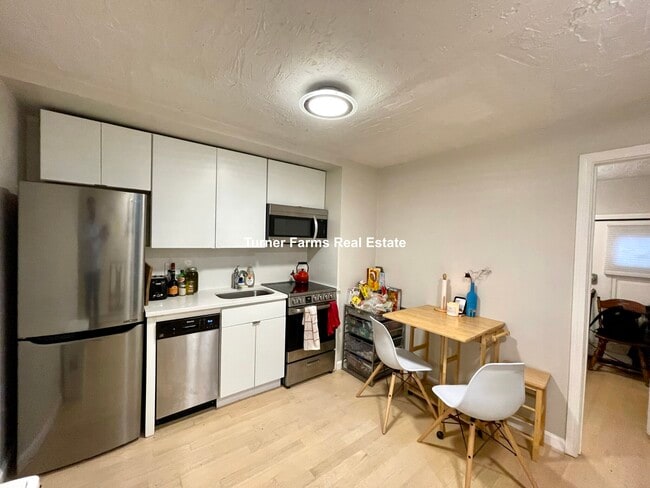 89A Hudson St, Unit 1 in Boston, MA - Building Photo - Building Photo