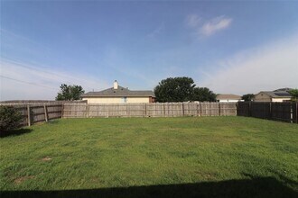 200 McCoy Ln in Hutto, TX - Building Photo - Building Photo