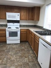 3719 Westleigh St in Eugene, OR - Building Photo - Building Photo