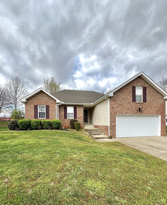 3427 Poplar Hill in Clarksville, TN - Building Photo
