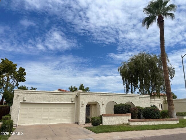 8502 E San Bernardo Dr in Scottsdale, AZ - Building Photo - Building Photo