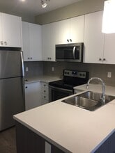 1948-1948 N Parallel Rd in Abbotsford, BC - Building Photo - Building Photo