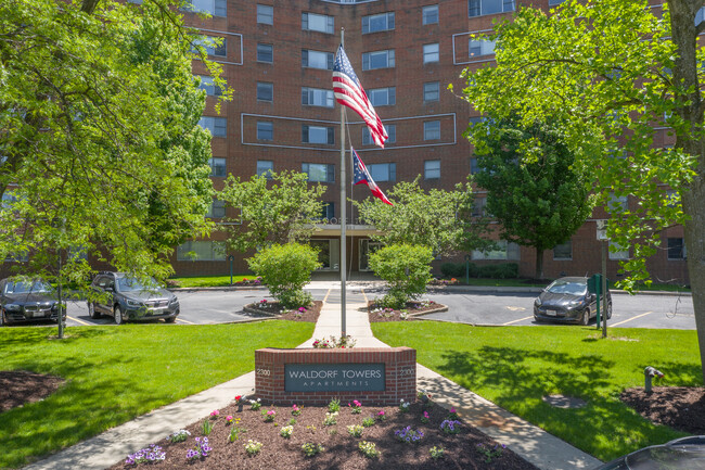 Waldorf Towers Apartments in Cleveland Heights, OH - Building Photo - Building Photo