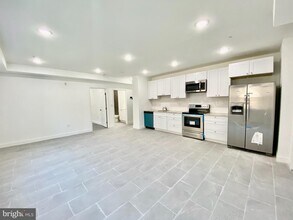 925 N Broad St-Unit -E in Philadelphia, PA - Building Photo - Building Photo