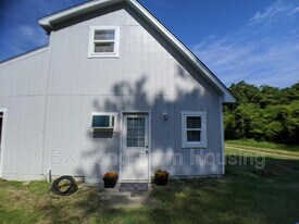 389 N Spot Rd in Powells Point, NC - Building Photo