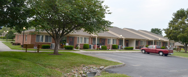 New Castle Manor in New Castle, VA - Building Photo - Building Photo