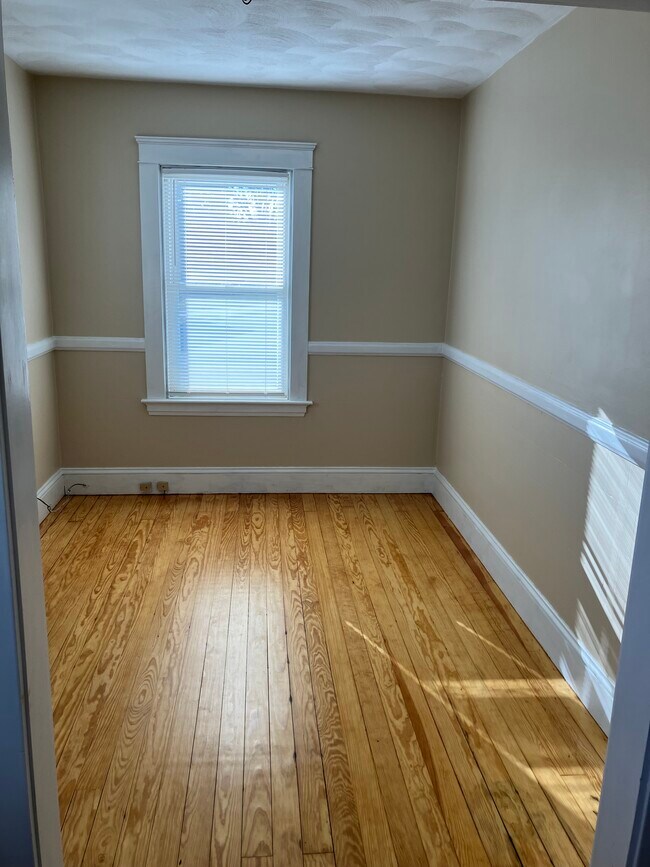 23 West St, Unit 23 West St in West Warwick, RI - Foto de edificio - Building Photo