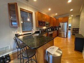 2625 W Belmont Ave in Chicago, IL - Building Photo - Building Photo