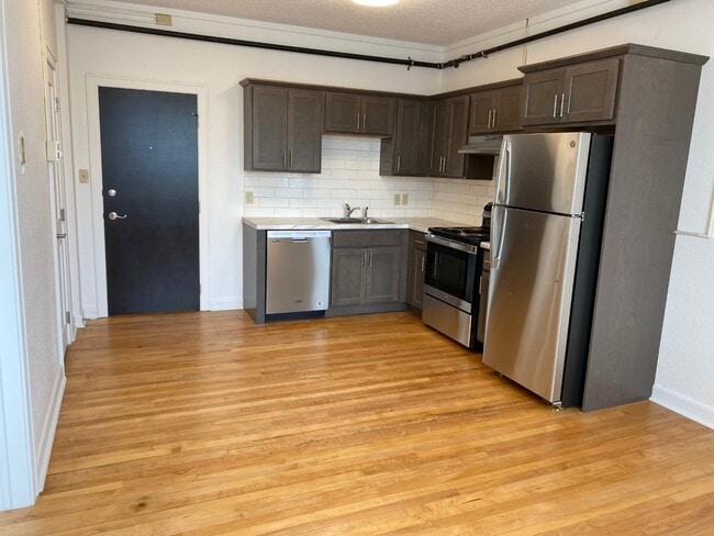 413 Main Ave, Unit 205
