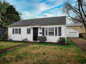1425 Cass Ave in Evansville, IN - Building Photo - Building Photo