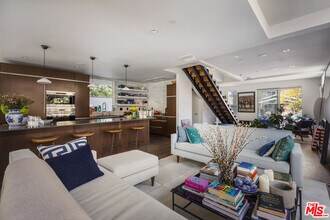 814 Crestmoore Pl in Los Angeles, CA - Building Photo - Building Photo