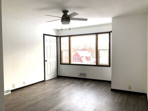 122 W Cedar St in Chippewa Falls, WI - Building Photo - Building Photo