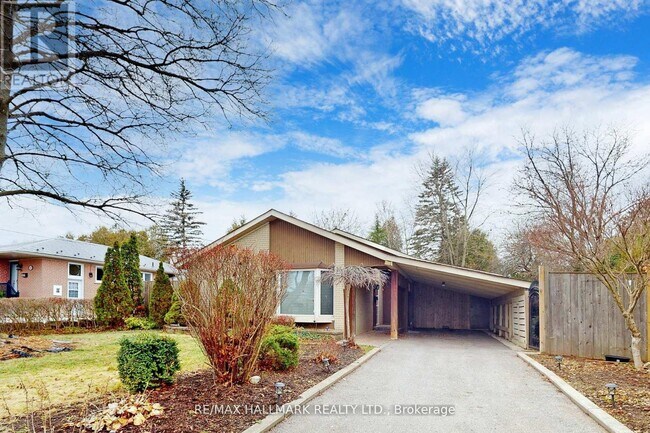 property at 16 Knowles Crescent
