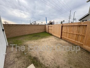 1237 W Payson Ave in Visalia, CA - Building Photo - Building Photo