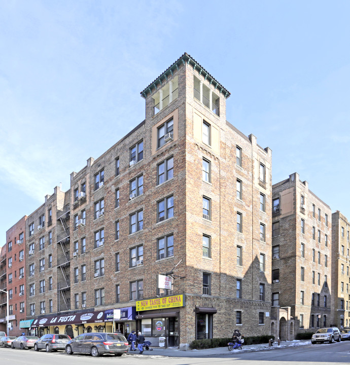 4201-4205 Layton St in Flushing, NY - Building Photo