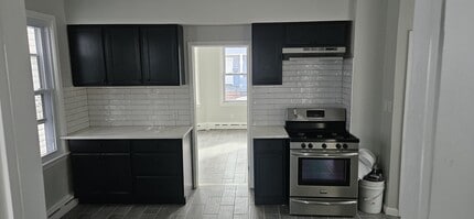 30 Arthur St in Clifton, NJ - Building Photo - Building Photo