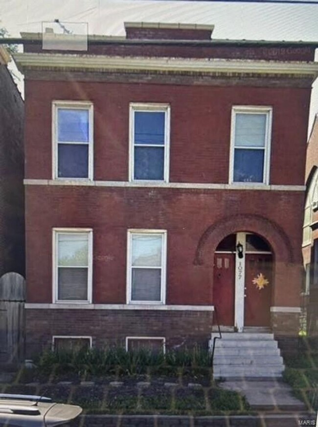 property at 1077 S Taylor Ave