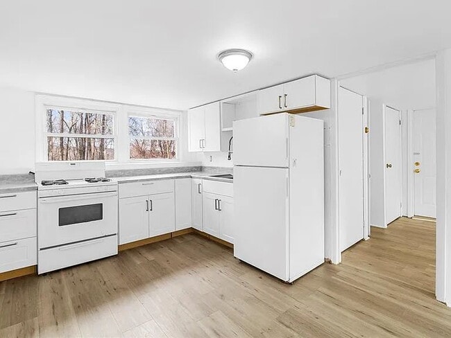 property at 167 N Putt Corners Rd
