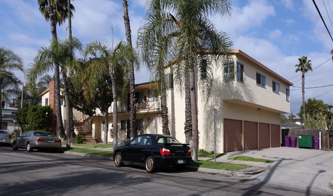 800 Roswell Ave in Long Beach, CA - Building Photo - Building Photo