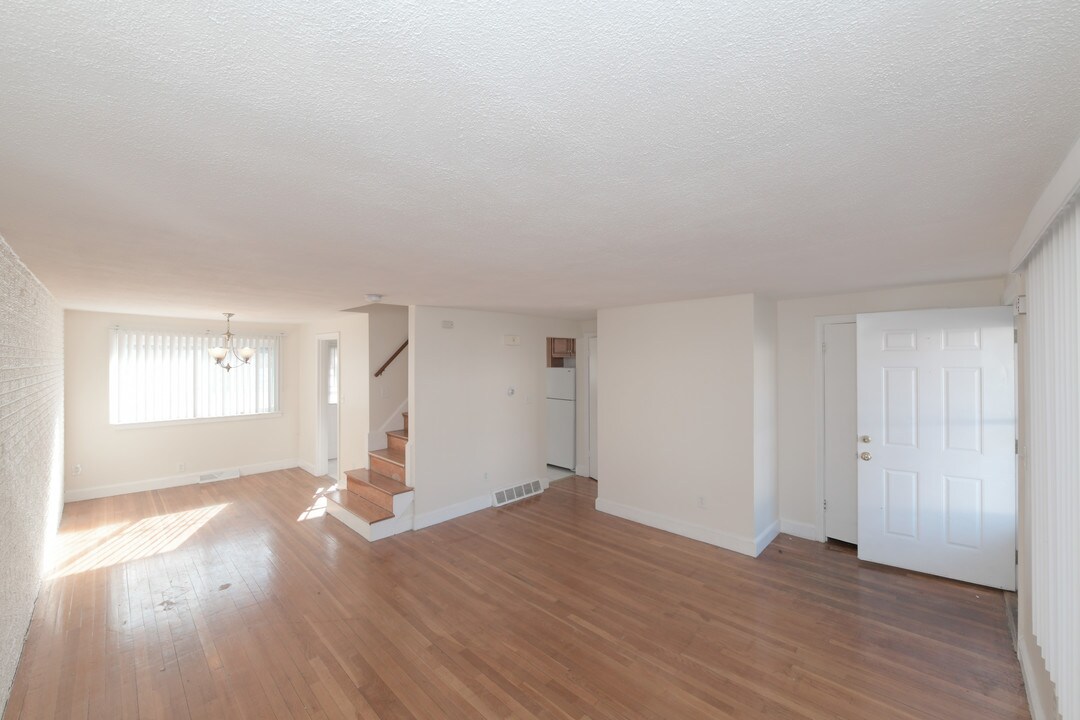 Chestnut Place Townhomes in Foxboro, MA - Foto de edificio