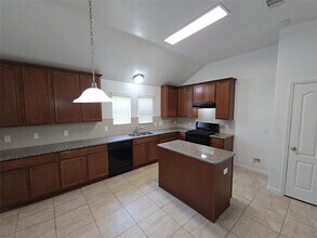 1306 Squire Dr in Baytown, TX - Building Photo - Building Photo