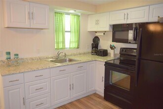 140 W Cowles St in Englewood, FL - Building Photo - Building Photo