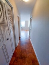 10401 Grosvenor Ln in Rockville, MD - Building Photo - Building Photo