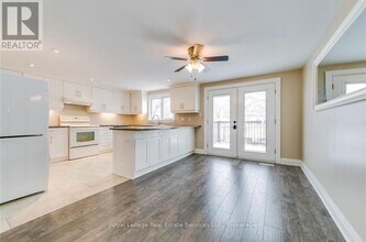 128-128 Cameron Ave N in Hamilton, ON - Building Photo - Building Photo