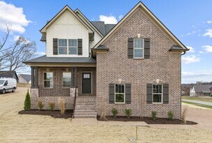 1111 Joe Martin Ln in Lebanon, TN - Building Photo