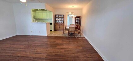 358 Chatham R in West Palm Beach, FL - Building Photo - Building Photo