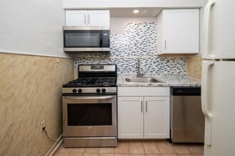 53 Main St in Cohoes, NY - Foto de edificio - Building Photo