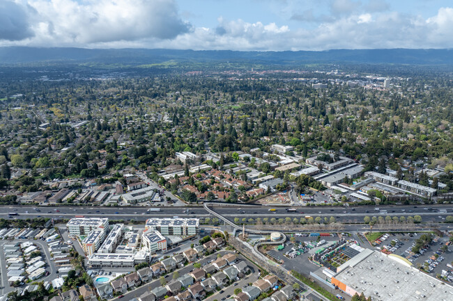 Rancho Apartments in East Palo Alto, CA - Building Photo - Building Photo