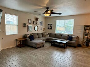 11602 Bocelli Ave in Bakersfield, CA - Building Photo - Building Photo