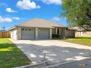 1625 Sunnybrook Dr in New Braunfels, TX - Building Photo - Building Photo