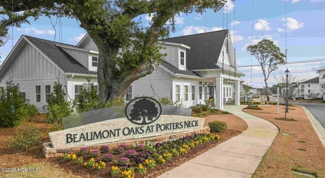 property at 115 Beaumont Oaks Dr
