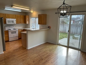 1427 W Roberts Pl in Nampa, ID - Building Photo - Building Photo