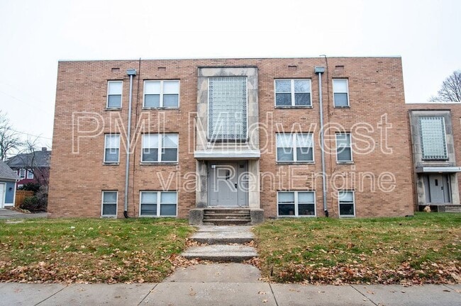 property at 146 E 19th St