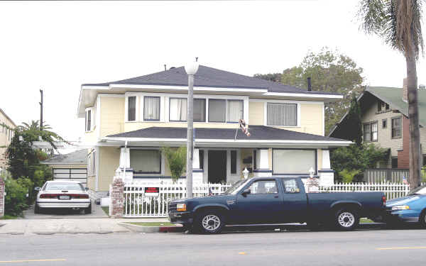 1035 Cedar Ave in Long Beach, CA - Foto de edificio - Building Photo