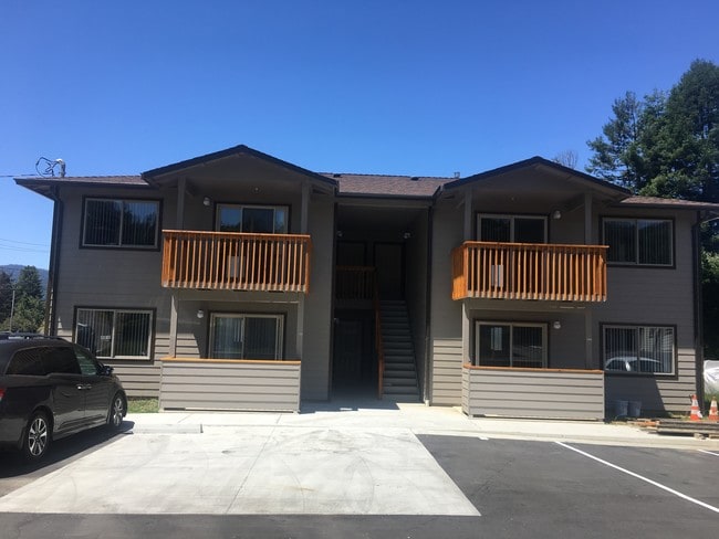 845 Railroad Ave, Unit Downstairs B