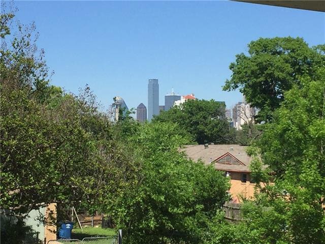 106 E 5th St in Dallas, TX - Foto de edificio - Building Photo